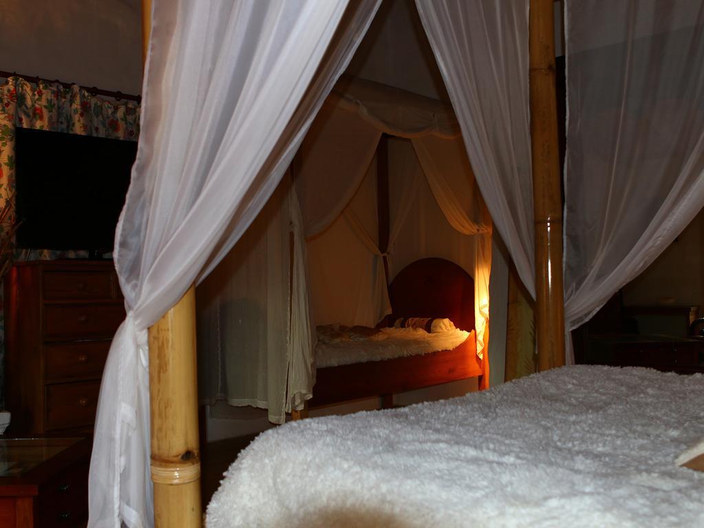 Au "Bon Endroit" Hotel Genebrieres Phòng bức ảnh